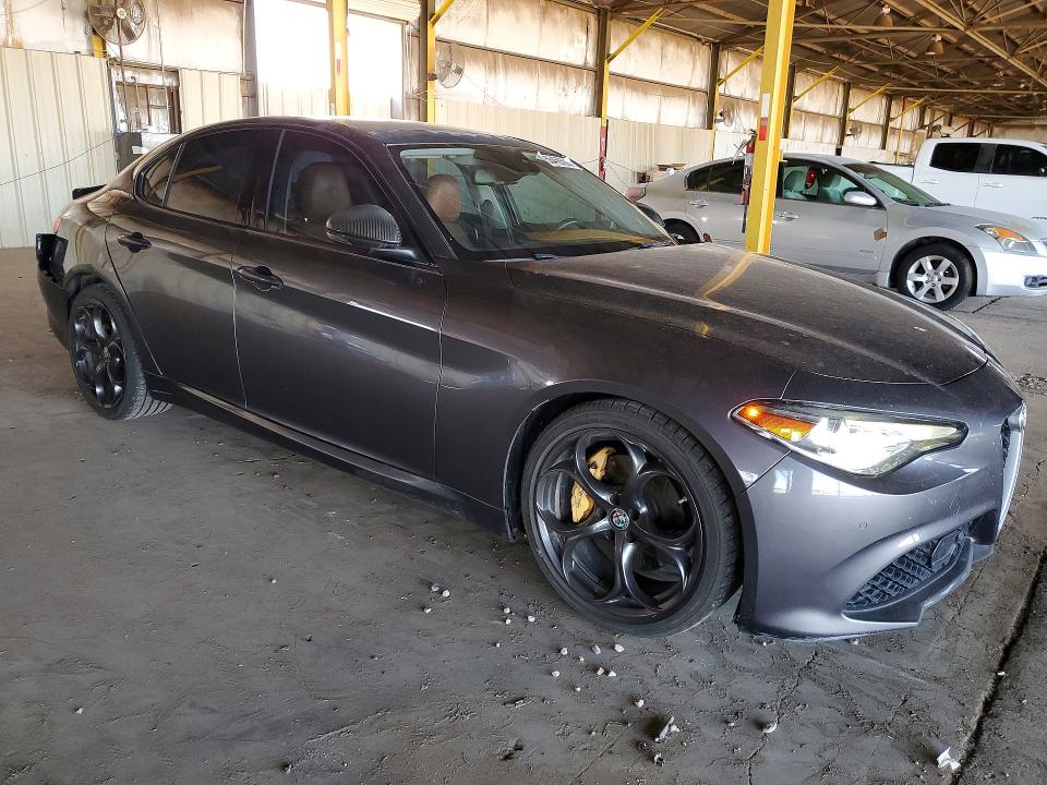 2018 Alfa romeo VIN ZARFAECN2J7572570 COPART salvage auction — REAR END, Az - Cert Of Title - Salvage, sold $3,750 on 2026-07-27 (photo 4)