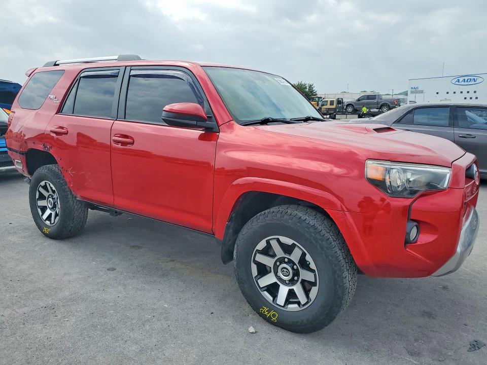 2018 Toyota 4runner VIN JTEBU5JR2J5581752 COPART salvage auction — REAR END, OK - CERTIFICATE OF TITLE, sold $12,400 on 2026-07-31 (photo 4)