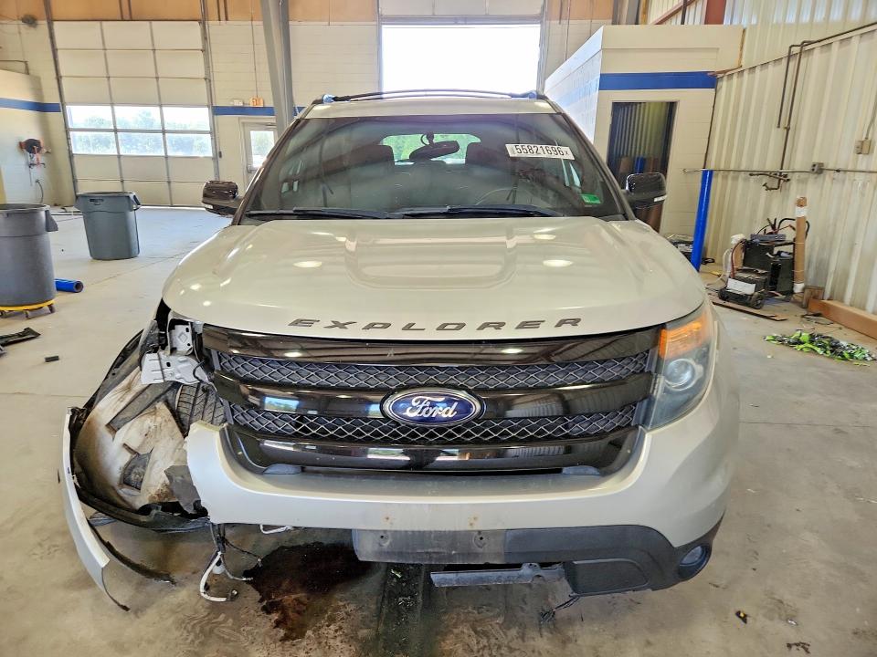 2014 Ford Explorer VIN 1FM5K8GT9EGB49886 COPART salvage auction — FRONT END, VA - CERT OF TITLE - SALVAGE, sold $550 on 2026-07-02 (photo 5)