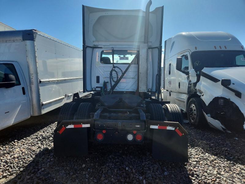 2019 International Lt VIN 1HSDYAPR0KH044046 COPART salvage auction — NORMAL WEAR, In - Certificate Of Title, sold $6,000 on 2026-07-09 (photo 6)