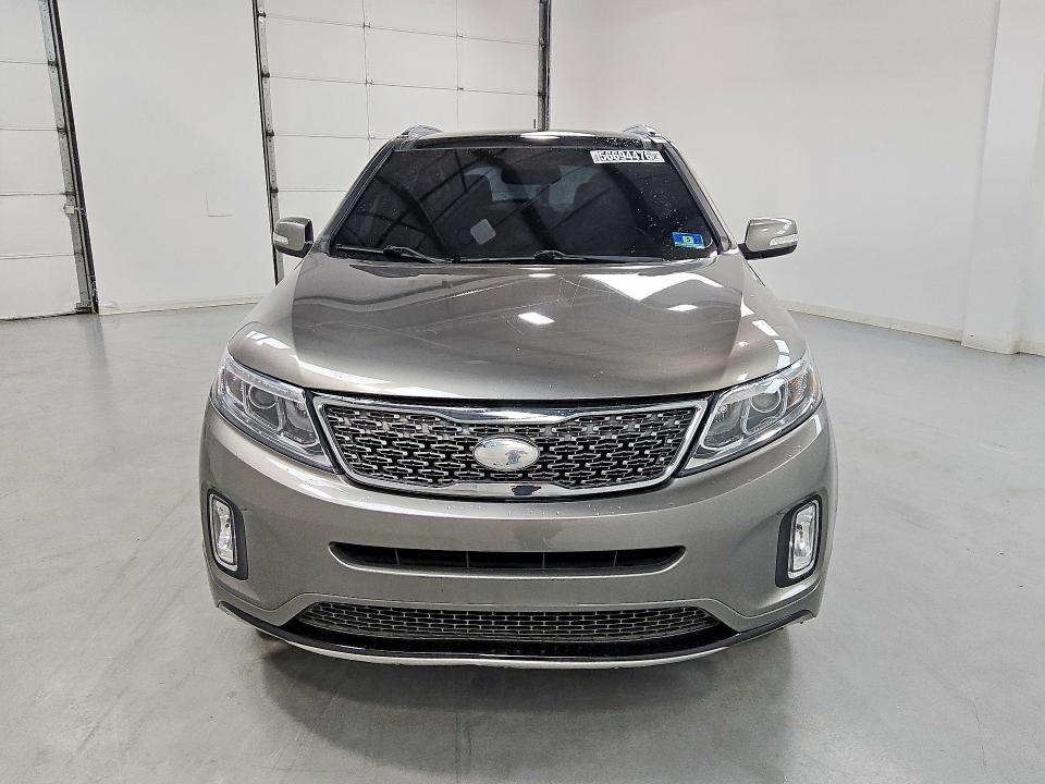 2014 Kia Sorento VIN 5XYKW4A78EG548758 COPART salvage auction — MINOR DENT/SCRATCHES, Wv - Certificate Of Title, sold $2,600 on 2026-07-07 (photo 5)