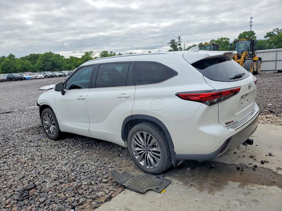 2022 Toyota Highlander VIN 5TDFZRBH8NS220983 COPART salvage auction — FRONT END, Mo - Salvage Certificate Of Title, sold $23,800 on 2026-07-28 (photo 2)