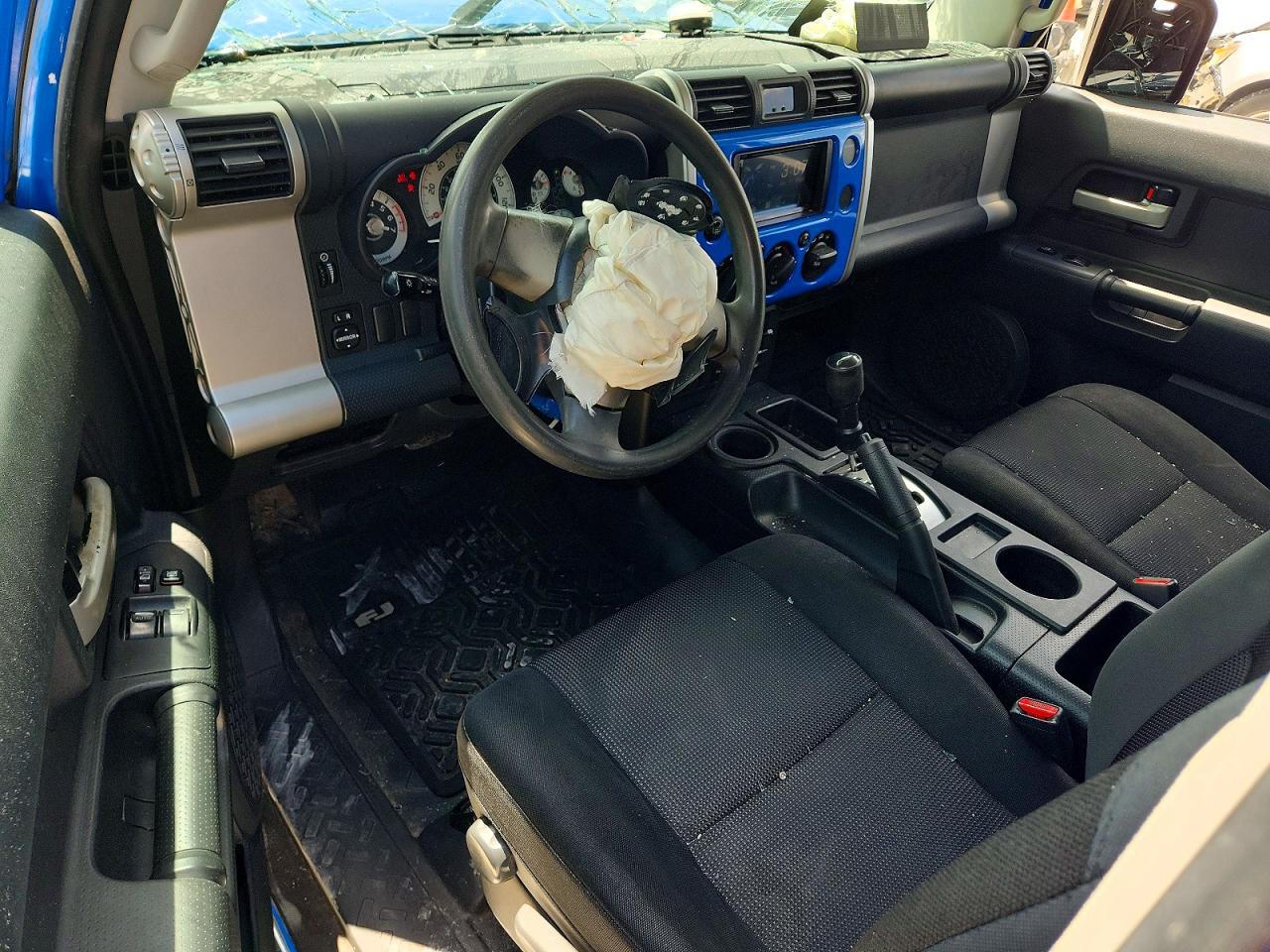 2007 Toyota FJ Cruiser VIN JTEZU11F770015198 COPART salvage auction — Front End, MT - CERTIFICATE OF TITLE, sold $3,100 on 2026-07-09 (photo 8)
