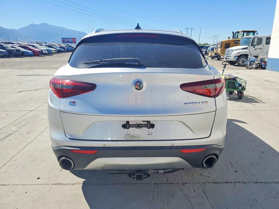 2018 Alfa romeo VIN ZASFAKBN1J7B97630 COPART salvage auction — REAR END, Ut - Salvage Certificate, sold $5,300 on 2026-08-17 (photo 6)