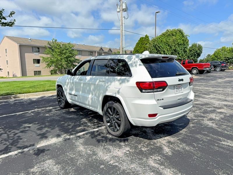 2020 Jeep Cherokee VIN 1C4RJFAGXLC396671 COPART salvage auction — MINOR DENT/SCRATCHES, Mo - Certificate Of Title (P), sold $5,600 on 2026-07-09 (photo 3)