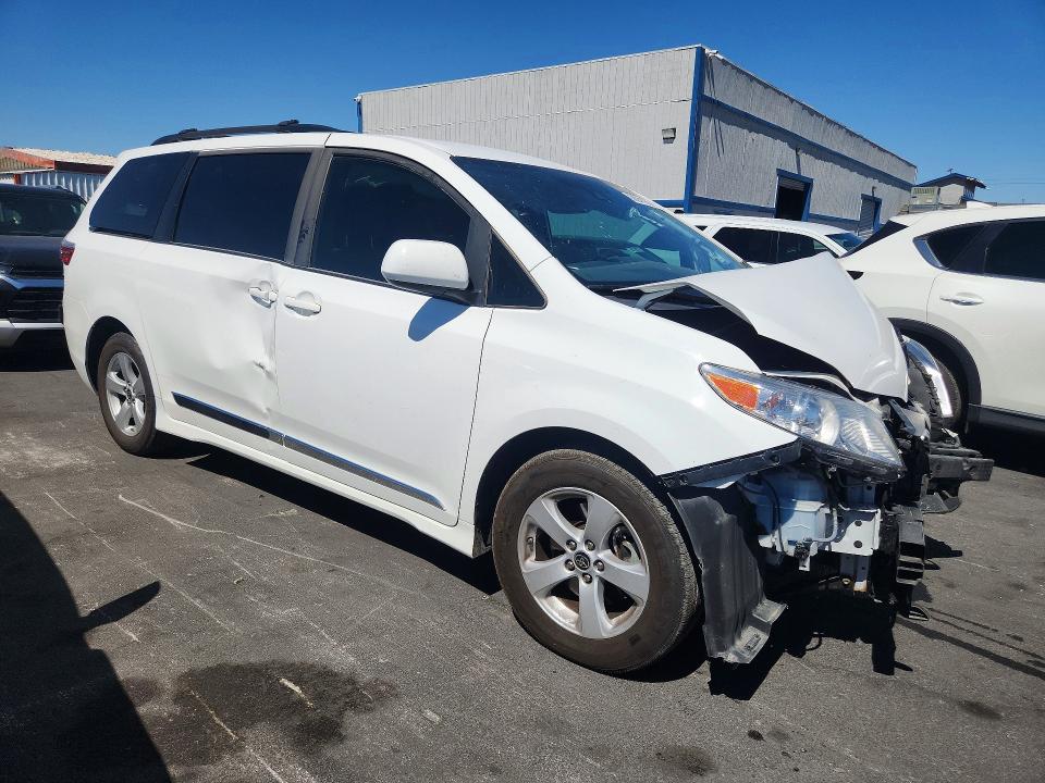 2020 Toyota Sienna VIN 5TDKZ3DC9LS065113 COPART salvage auction — FRONT END, Nv - Salvage Title, sold $4,850 on 2026-07-06 (photo 4)