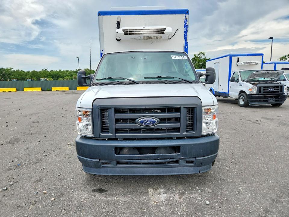 2023 Ford VIN 1FDWE3FK5PDD14778 COPART salvage auction — MINOR DENT/SCRATCHES, Fl - Certificate Of Title, sold $9,100 on 2026-07-23 (photo 5)