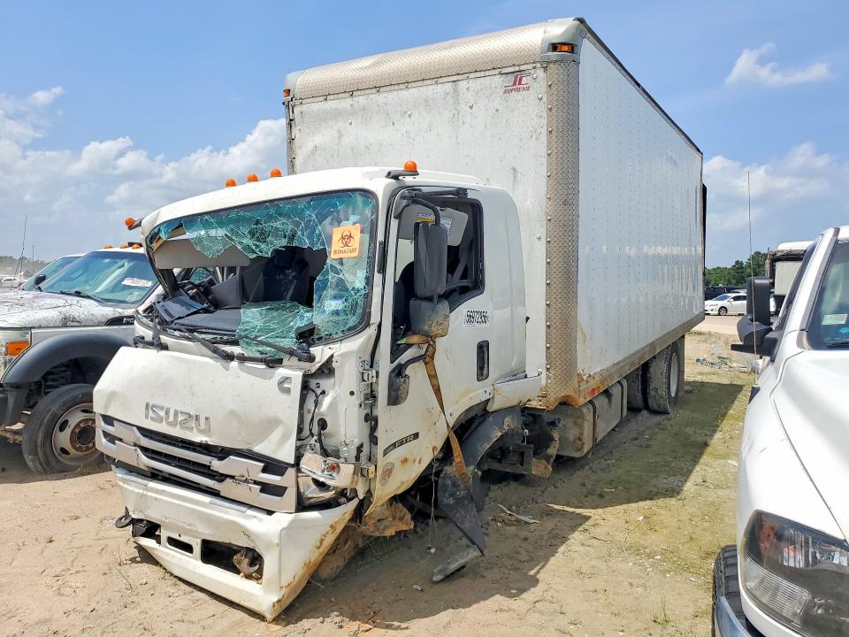 2025 Isuzu VIN 54DK6S1F6SSA02427 COPART salvage auction — FRONT END, Tx - Salvage Vehicle Title, sold $6,825 on 2026-08-25 (photo 1)