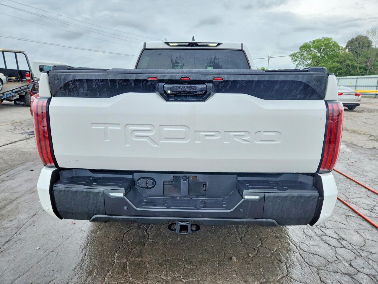 2024 Toyota Tundra VIN 5TFPC5DB6RX060142 COPART salvage auction — Side, TN - SALVAGE CERTIFICATE, sold $38,250 on 2026-06-29 (photo 6)