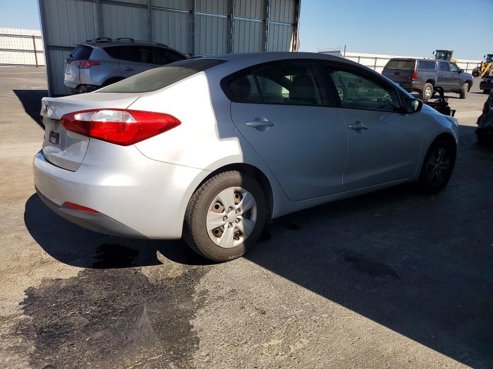 2015 Kia Forte VIN KNAFX4A62F5399535 COPART salvage auction — FRONT END, Ca - Salvage Certificate, sold $925 on 2026-07-13 (photo 3)