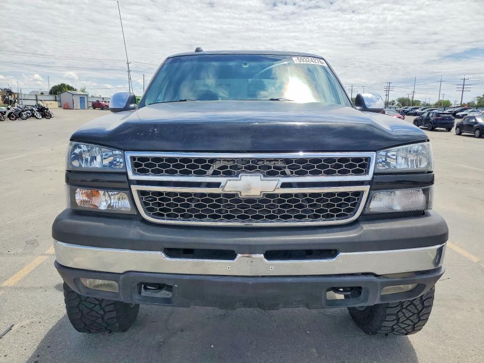 2004 Chevrolet Silverado VIN 2GCEK13T041431430 COPART salvage auction — WATER/FLOOD, ID - SALVAGE CERTIFICATE OF TITLE, sold $2,000 on 2026-07-09 (photo 5)