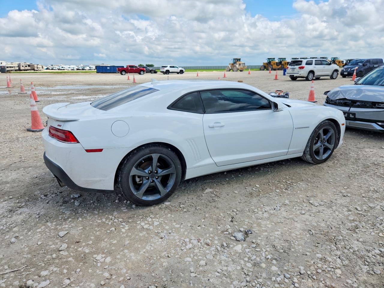 2014 Chevrolet Camaro VIN 2G1FC1E31E9233367 COPART salvage auction — Side, TX - SALVAGE VEHICLE TITLE, sold $5,500 on 2026-07-09 (photo 3)