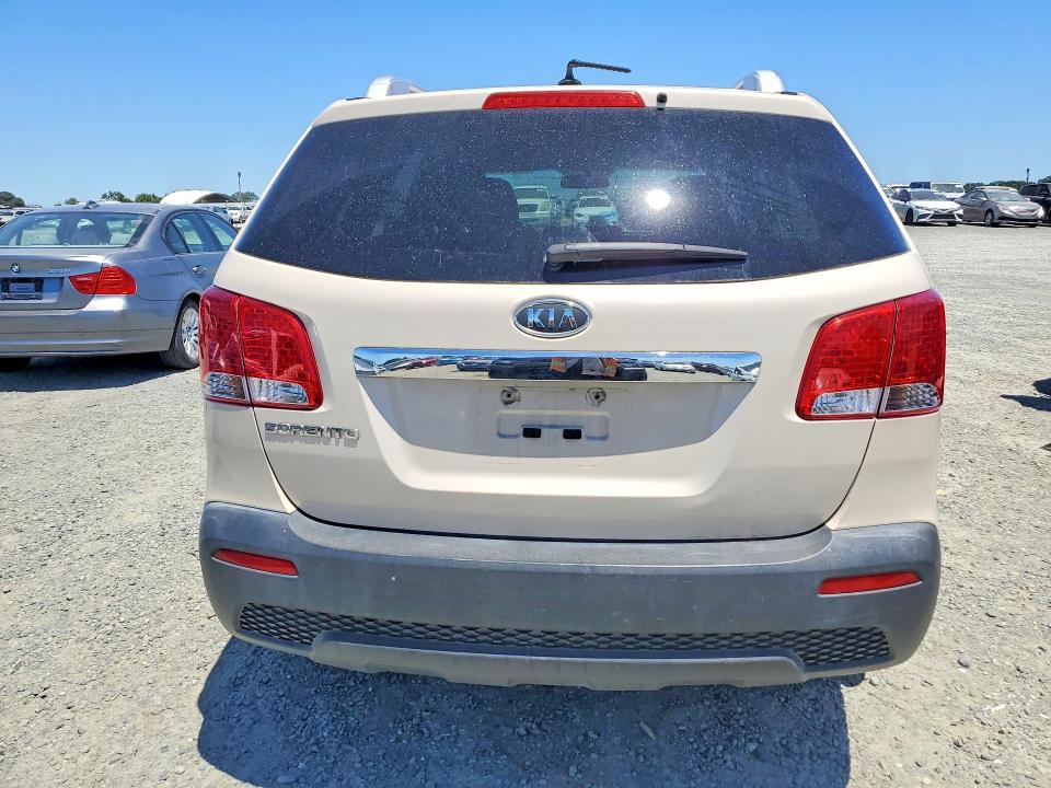 2011 Kia Sorento VIN 5XYKT4A22BG099795 COPART salvage auction — MECHANICAL, Ca - Dis/Dlr/Exp Only Clean Title (P), sold $800 on 2026-07-30 (photo 6)
