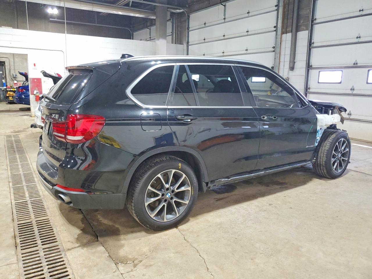 2015 BMW X5 VIN 5UXKR0C59F0P00158 COPART salvage auction — Front End, MN - CERT OF TITLE-SALVAGE, sold $3,250 on 2026-07-09 (photo 3)