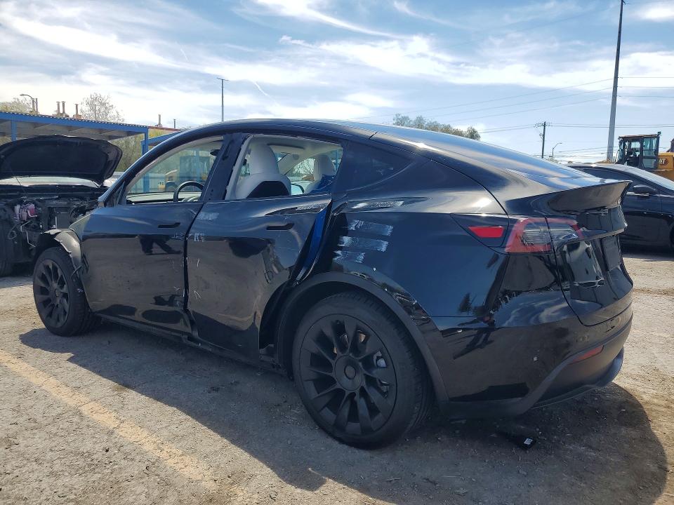 2025 Tesla Model y VIN 7SAYGAEE7SF239402 COPART salvage auction — FRONT END, NV - SALVAGE TITLE, sold $10,900 on 2026-07-23 (photo 2)