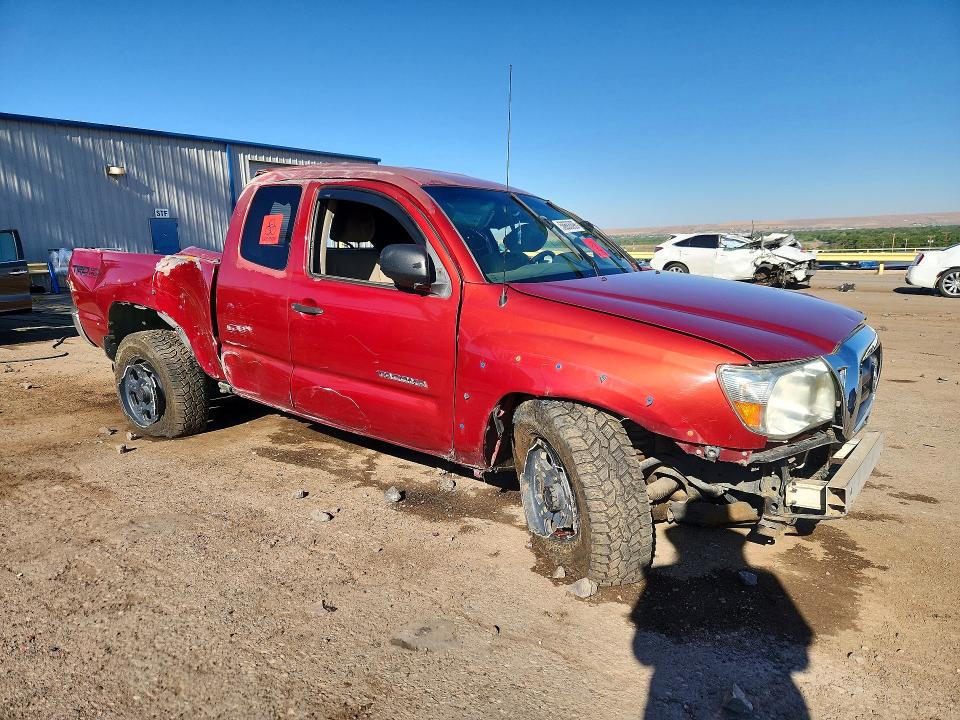 2006 Toyota Tacoma VIN 5TEUX42N36Z209111 COPART salvage auction — ROLLOVER, NM - NON-REPAIRABLE VEHICLE CERT, sold $425 on 2026-07-27 (photo 4)