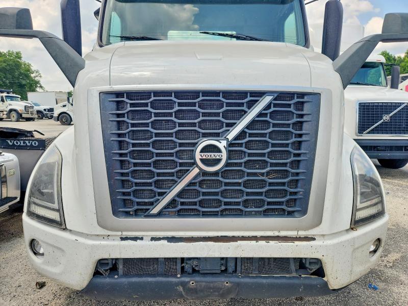 2019 Volvo VIN 4V4WC9EHXKN219207 COPART salvage auction — NORMAL WEAR, Nc - Certificate Of Title, sold $7,500 on 2026-07-28 (photo 7)