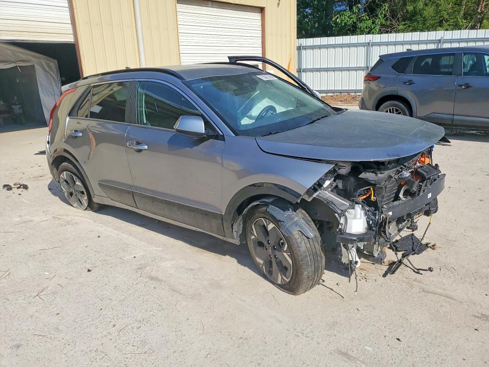 2023 Kia Niro VIN KNDCR3L18P5073462 COPART salvage auction — SIDE, Nc - Salvage Certificate Of Title, sold $1,550 on 2026-07-24 (photo 4)