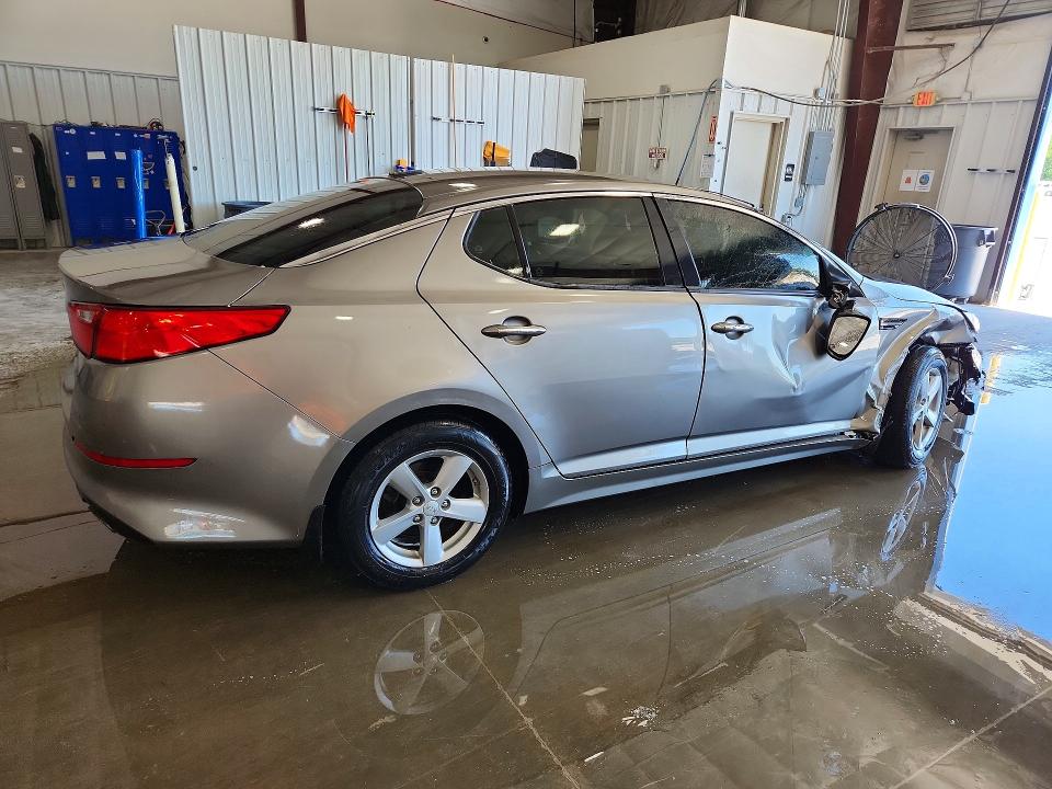 2014 Kia VIN 5XXGM4A72EG325843 COPART salvage auction — ROLLOVER, Il - Salvage Certificate, sold $900 on 2026-07-27 (photo 3)