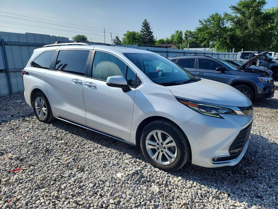 2024 Toyota Sienna VIN 5TDESKFC1RS108988 COPART salvage auction — HAIL, OH - CERT OF TITLE-SALVAGE, sold $40,750 on 2026-07-31 (photo 4)