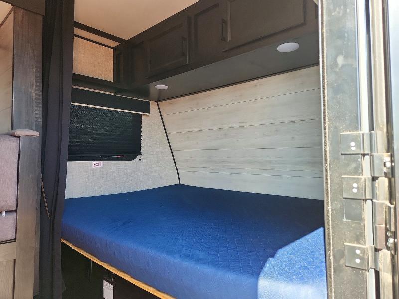 2022 Jayco Jay flight VIN 1UJBJ0AJ0N17B1188 COPART salvage auction — HAIL, MO - SALVAGE CERTIFICATE OF TITLE, sold $6,400 on 2026-07-30 (photo 5)