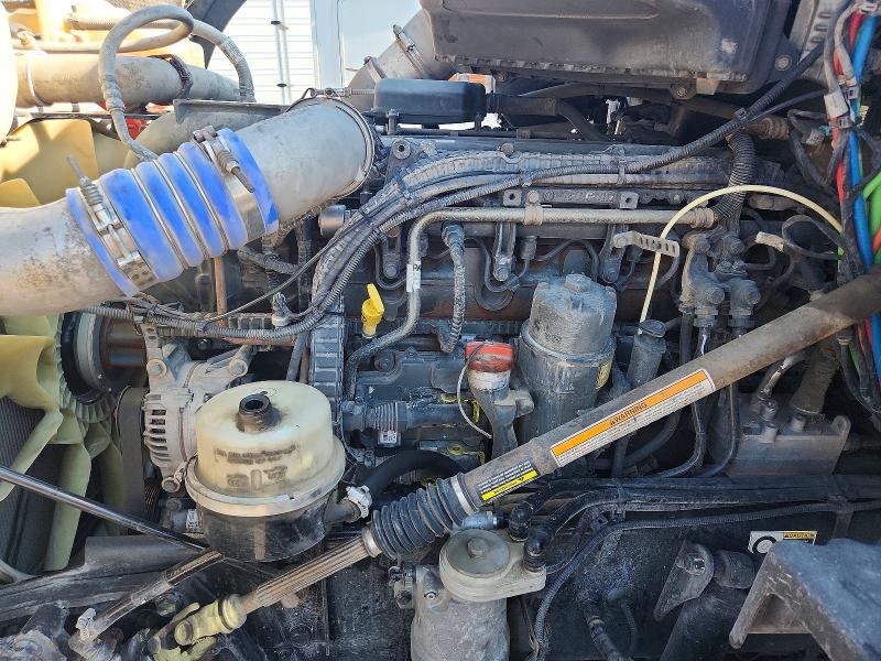 2019 Kenworth Construction VIN 1XKYDP9X5KJ229209 COPART salvage auction — MINOR DENT/SCRATCHES, FL - CERTIFICATE OF TITLE, sold $6,000 on 2026-07-28 (photo 7)