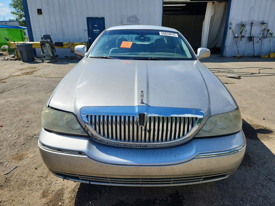 2003 Lincoln TOWN CAR VIN 1LNHM83W23Y632537 COPART salvage auction — FRONT END, La - Cert Of Title-Salvage, sold $375 on 2026-07-09 (photo 5)