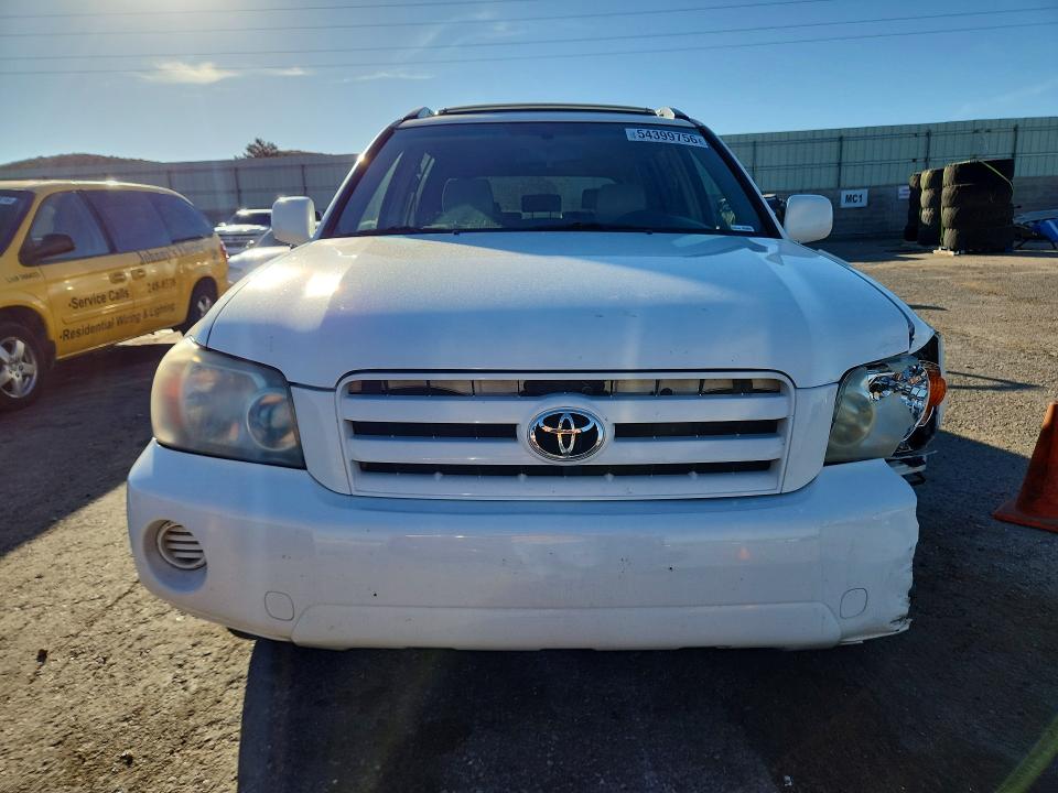 2005 Toyota Highlander VIN JTEDP21A950086816 COPART salvage auction — FRONT END, NM - CERT OF TITLE-SALVAGE (P), sold $2,050 on 2026-07-13 (photo 5)