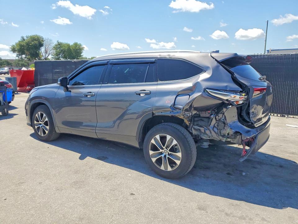 2022 Toyota VIN 5TDGZRAH5NS105683 COPART salvage auction — REAR END, FL - CERTIFICATE OF DESTRUCTION, sold $15 on 2026-07-30 (photo 2)
