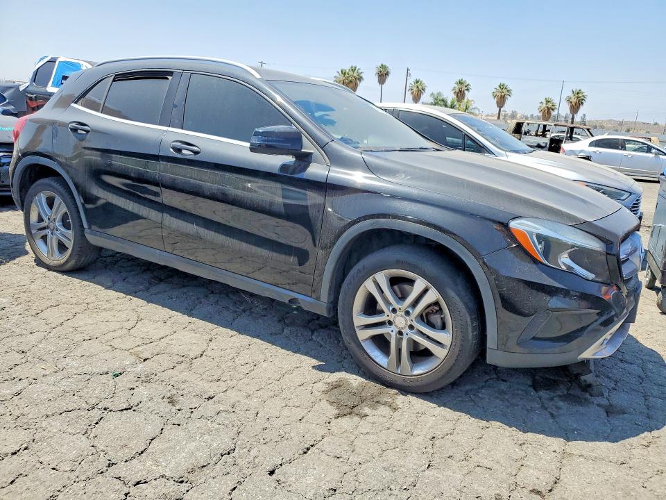 2017 Mercedes-benz Gla-klasse VIN WDCTG4GB8HJ335921 COPART salvage auction — MINOR DENT/SCRATCHES, Ca - Dis/Dlr/Exp Only Clean Title (P), sold $4,500 on 2026-07-17 (photo 4)