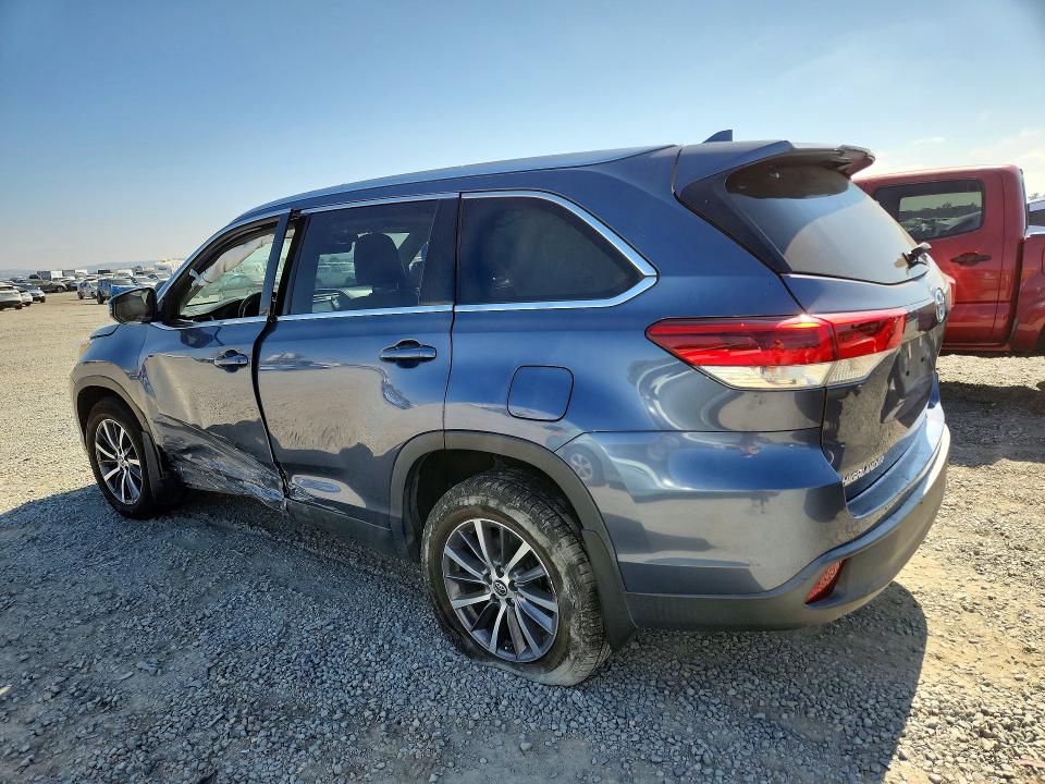 2019 Toyota Highlander VIN 5TDKZRFH4KS323127 COPART salvage auction — SIDE, CA - SALVAGE CERTIFICATE, sold $8,100 on 2026-07-31 (photo 2)