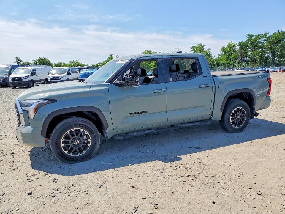 2022 Toyota Tundra VIN 5TFLA5DB9NX052809 COPART salvage auction — MINOR DENT/SCRATCHES, MD - CERT OF SALVAGE > 75% DAMAGE, sold $24,500 on 2026-07-27 (photo 1)
