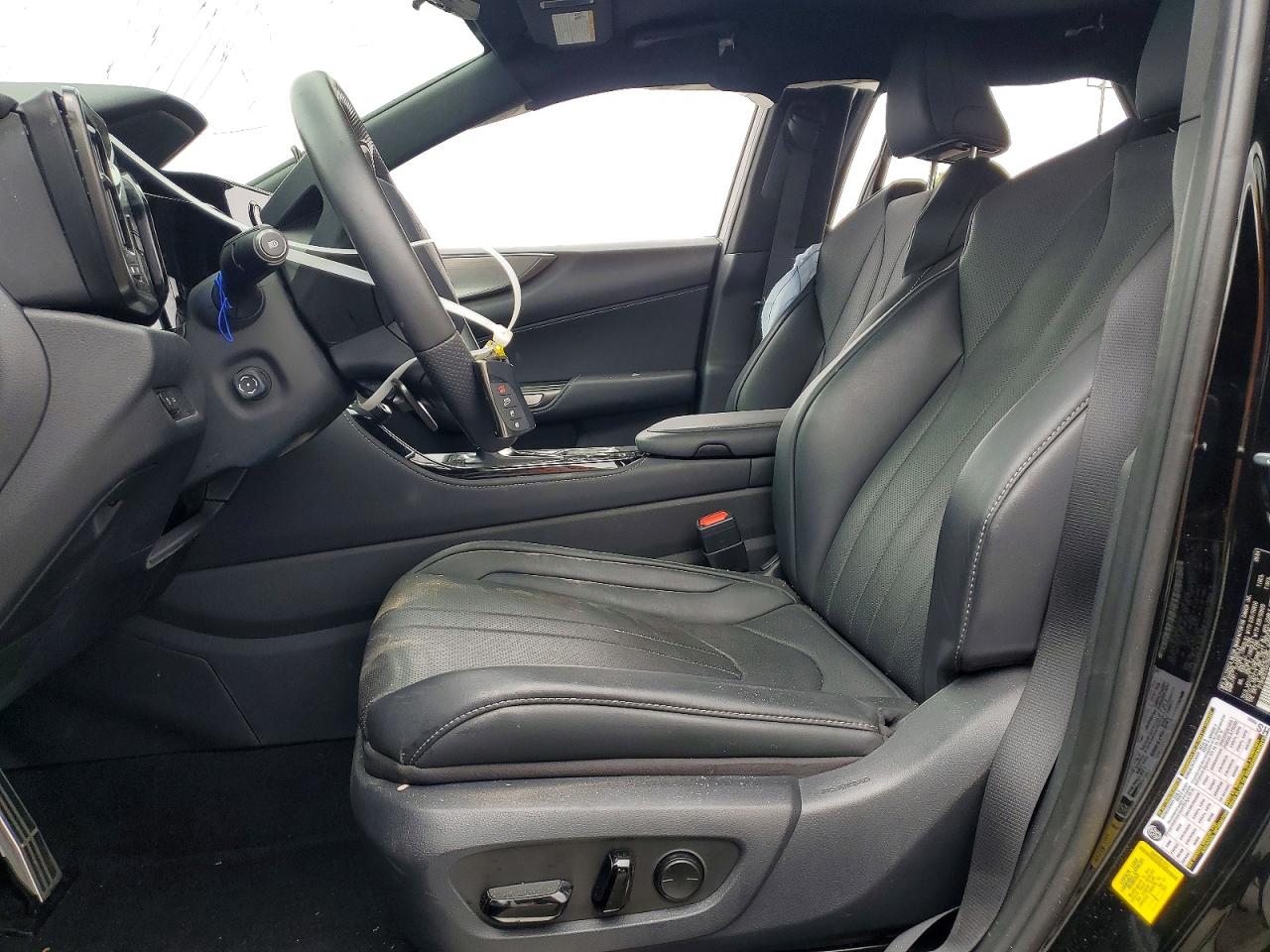 2025 Lexus Nx VIN 2T2KGCEZ5SC064035 COPART salvage auction — Side, CA - SALVAGE CERTIFICATE, sold $10,800 on 2026-07-31 (photo 7)