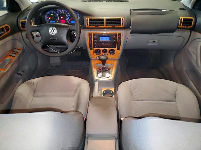 2005 Volkswagen Passat VIN WVWAE63B75E027275 COPART salvage auction — FRONT END, MN - CERT OF TITLE-PRIOR SALVAGE, sold $1,300 on 2026-08-10 (photo 8)