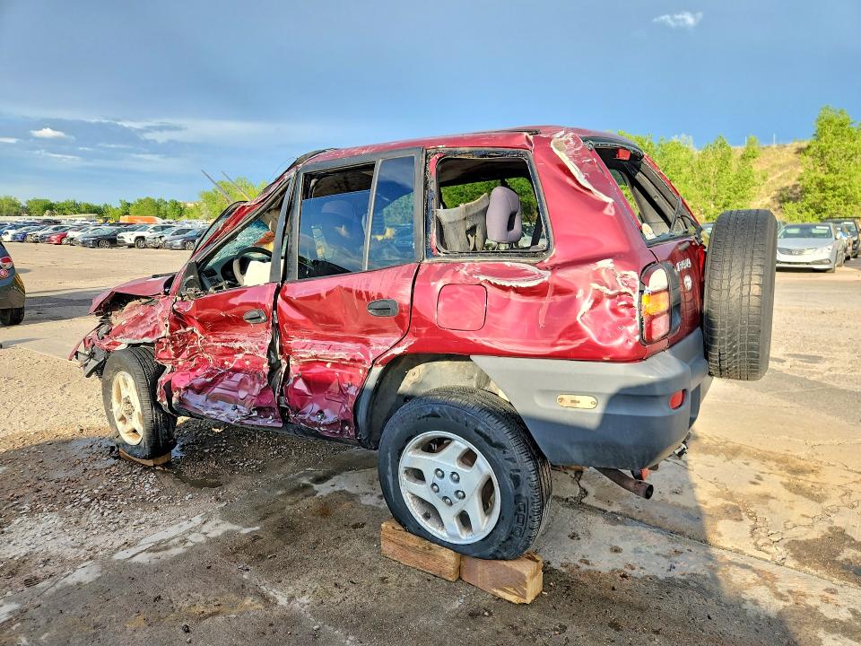 1998 Toyota Rav 4 VIN JT3HP10V6W7106618 COPART salvage auction — ROLLOVER, Co - Public - Nonrepairable, sold $250 on 2026-07-20 (photo 2)