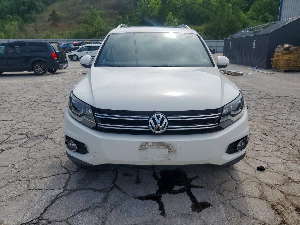 2014 Volkswagen Tiguan VIN WVGBV3AX5EW026066 COPART salvage auction — WATER/FLOOD, VA - CERT OF TITLE-SALVAGE WATER, sold $1,350 on 2026-07-23 (photo 5)