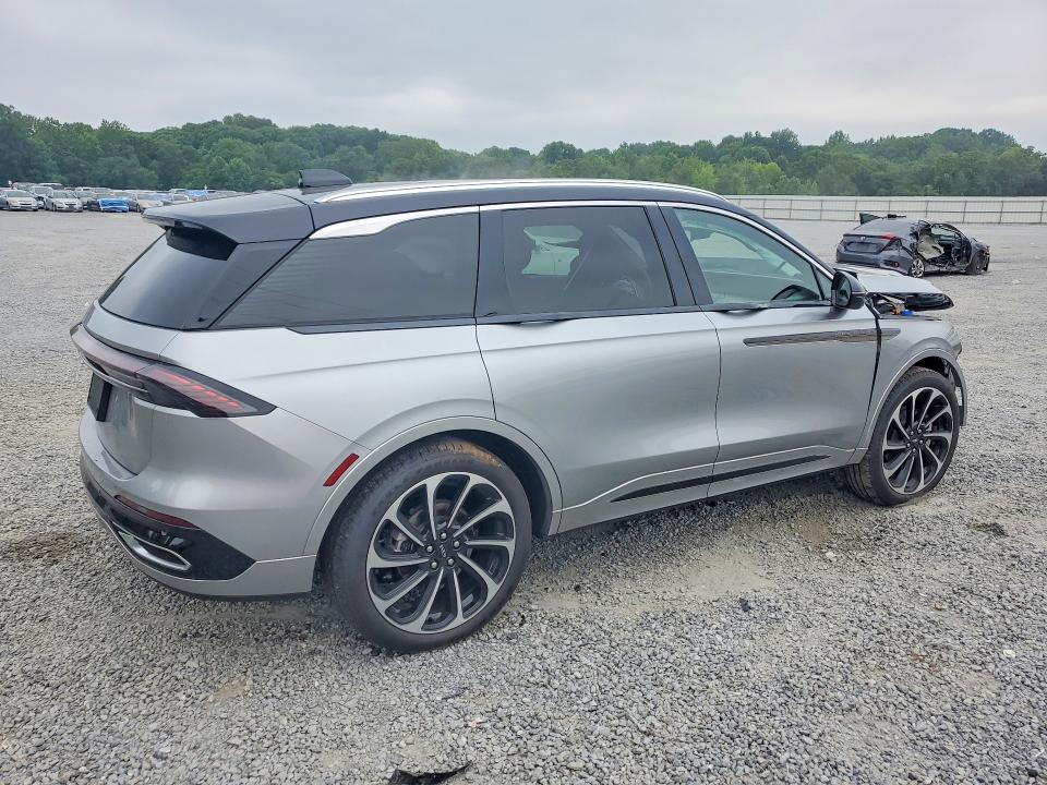 2025 Lincoln VIN 5LMPJ9J44SJ882099 COPART salvage auction — FRONT END, NC - SALVAGE CERTIFICATE OF TITLE, sold $1,000 on 2026-07-29 (photo 3)