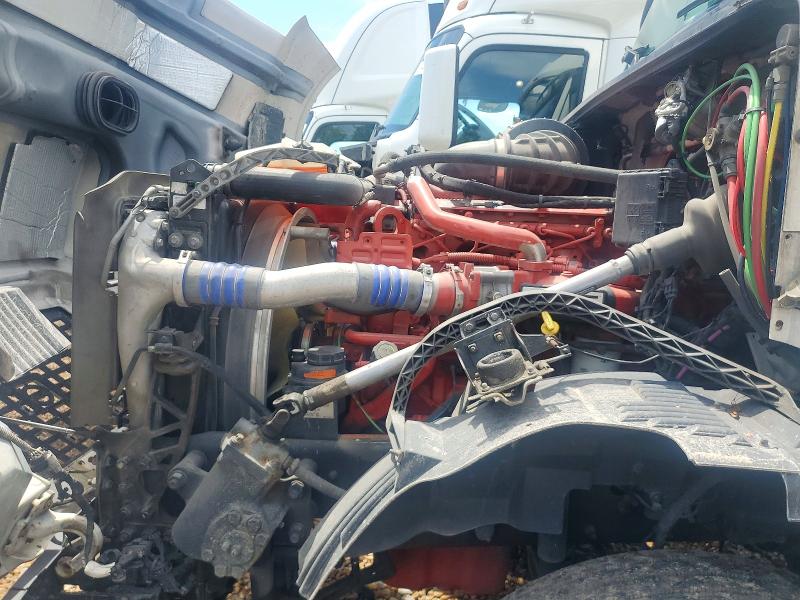 2018 Volvo VIN 4V4N39TG8JN892761 COPART salvage auction — MINOR DENT/SCRATCHES, In - Certificate Of Title, sold $6,000 on 2026-08-18 (photo 7)