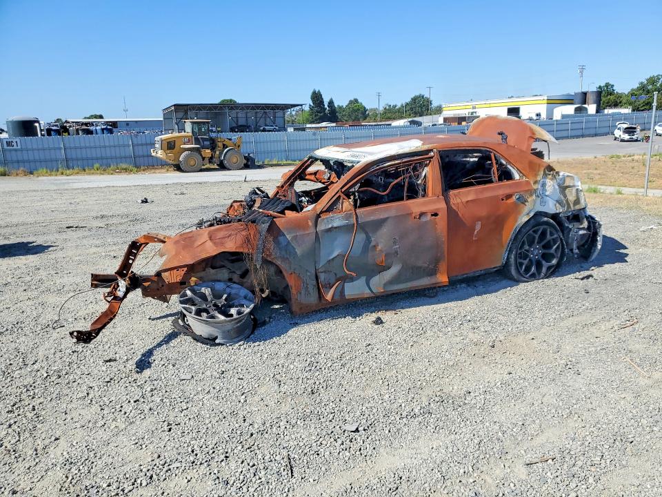 2019 Chrysler 300 VIN 2C3CCABG8KH555463 COPART salvage auction — BURN, CA - NON-REPAIRABLE VEHICLE CERT, sold $10 on 2026-07-09 (photo 1)