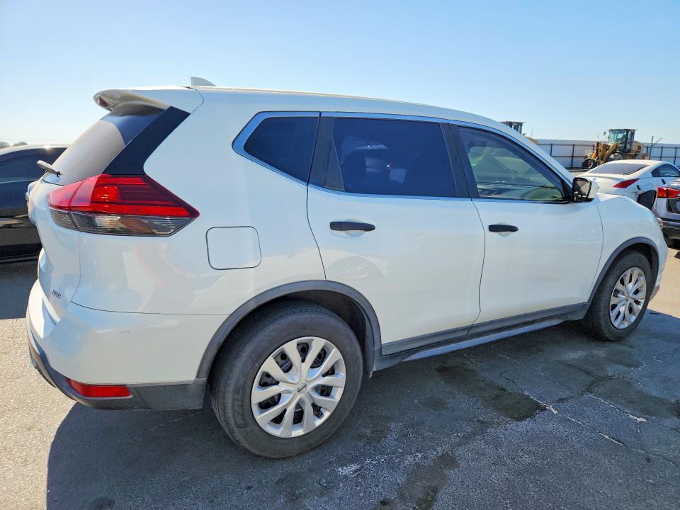 2017 Nissan VIN KNMAT2MV4HP523733 COPART salvage auction — MINOR DENT/SCRATCHES, Ca - Dis/Dlr/Exp Only Clean Title, sold $900 on 2026-07-30 (photo 3)