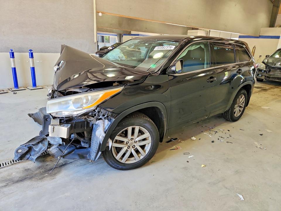 2015 Toyota Highlander VIN 5TDBKRFH5FS214735 COPART salvage auction — FRONT END, VA - CERT OF TITLE - SALVAGE, sold $2,650 on 2026-07-02 (photo 1)