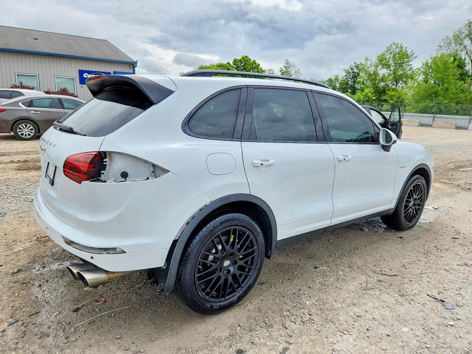 2015 Porsche Cayenne VIN WP1AE2A24FLA50214 COPART salvage auction — REAR END, KY - CERT OF TITLE-SALVAGE, sold $6,200 on 2026-07-30 (photo 3)