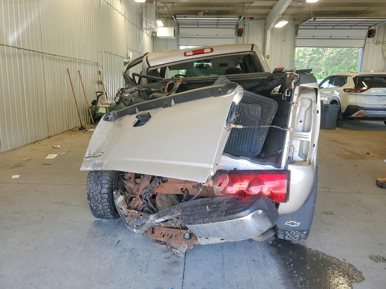 2006 Chevrolet Silverado VIN 1GCGK13U46F255107 COPART salvage auction — Rear End, MN - CERT OF TITLE-SALVAGE, sold $725 on 2026-07-09 (photo 6)