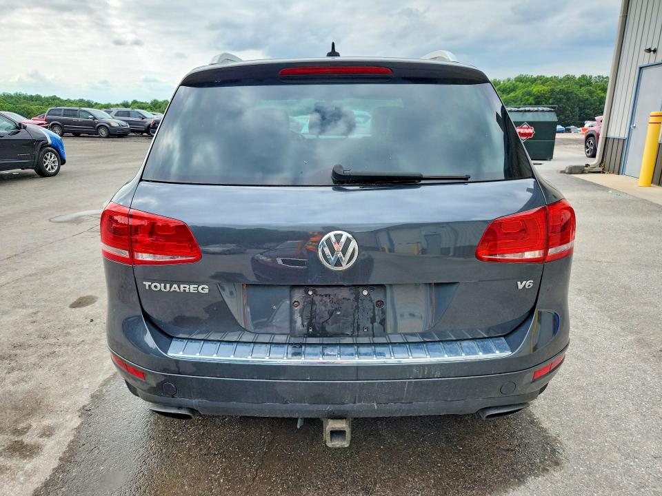 2014 Volkswagen Touareg VIN WVGEF9BP9ED014963 COPART salvage auction — MECHANICAL, PA - RECONSTRUCTED CLEAN, sold $475 on 2026-07-02 (photo 6)