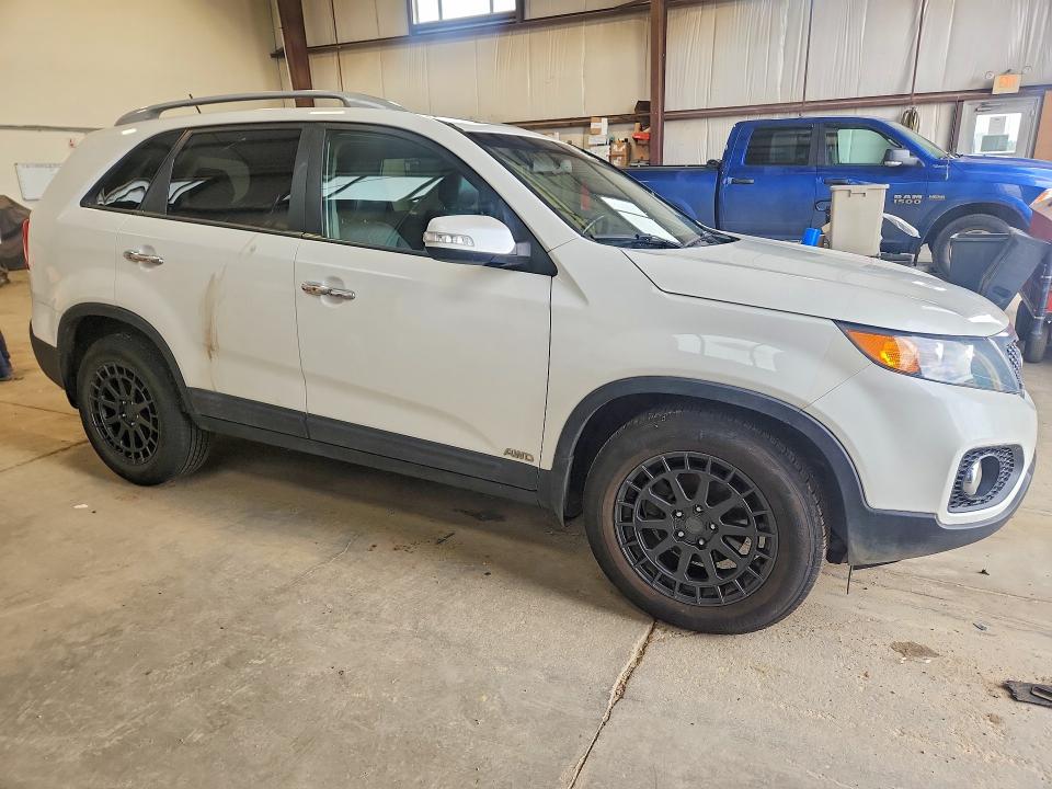 2012 Kia Sorento VIN 5XYKUDA23CG277390 COPART salvage auction — FRONT END, Ab - Bos - Salvage, sold $925 on 2026-07-09 (photo 4)
