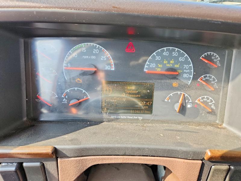 2016 Volvo VIN 4V4NC9EHXGN957379 COPART salvage auction — FRONT END, Co - Public - Salvage Title, sold $275 on 2026-07-30 (photo 8)