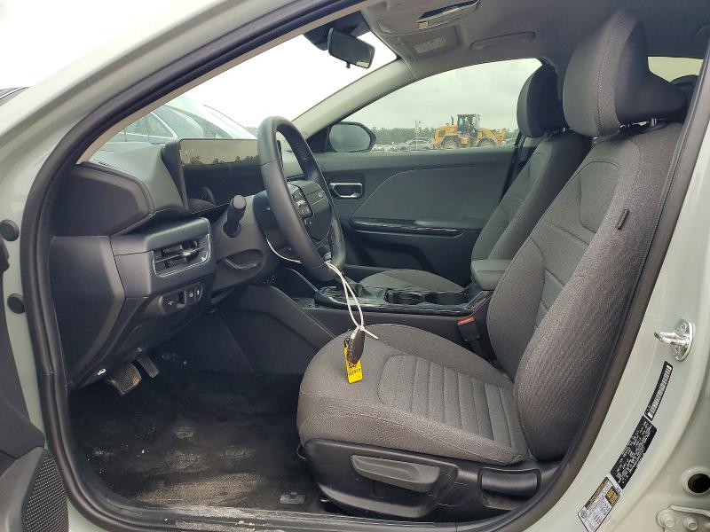 2025 Kia K4 VIN 3KPFU4DE2SE015377 COPART salvage auction — WATER/FLOOD, Tx - Salvage Title-Flood Damage, sold $8,100 on 2026-07-02 (photo 7)