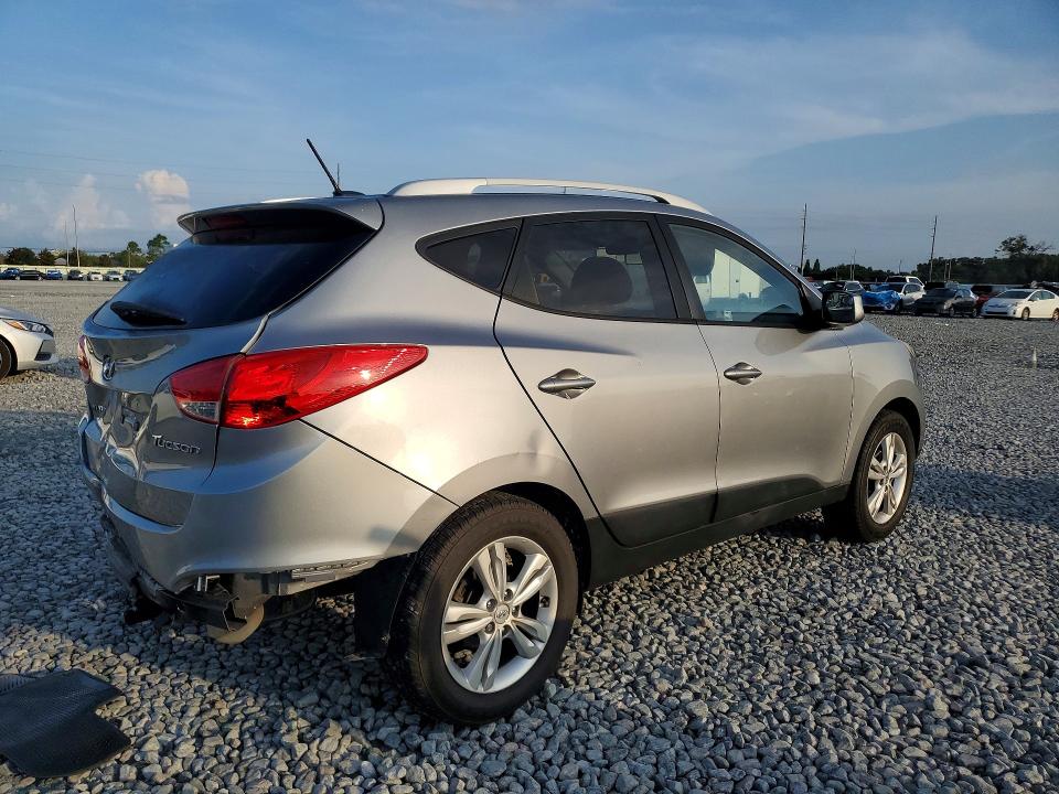 2011 Hyundai Tucson VIN KM8JU3AC3BU296092 COPART salvage auction — REAR END, FL - CERTIFICATE OF DESTRUCTION, sold $2,050 on 2026-07-10 (photo 3)