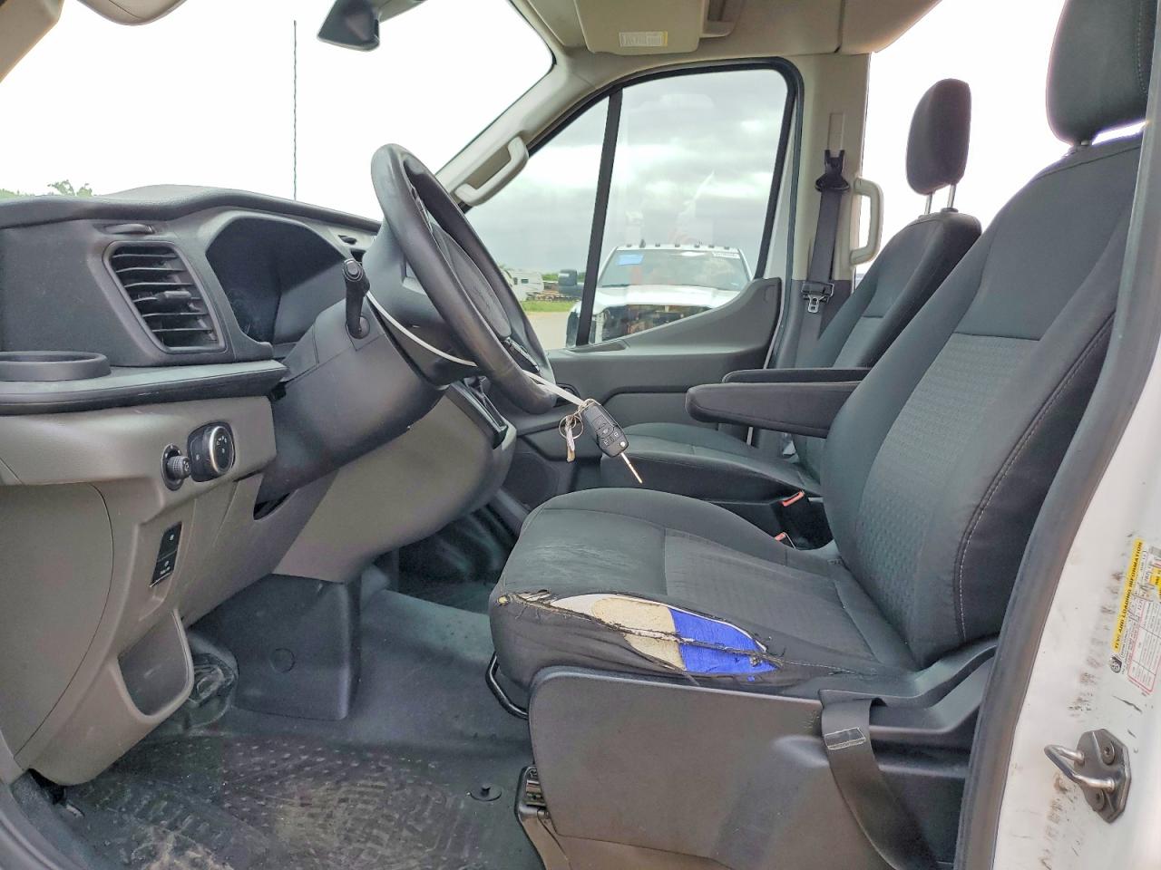 2022 Ford Transit VIN 1FBAX2XG2NKA52714 COPART salvage auction — Minor Dent/Scratches, TX - CERTIFICATE OF TITLE, sold $11,800 on 2026-07-02 (photo 7)