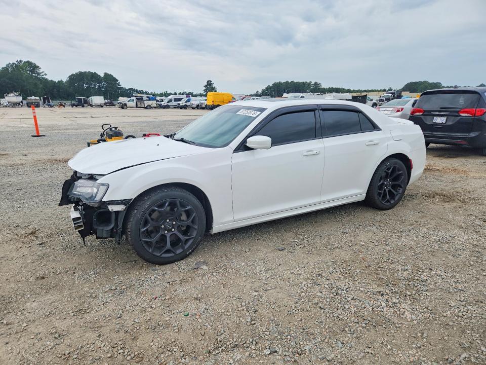2020 Chrysler 300 VIN 2C3CCABT7LH233833 — COPART salvage auction photo